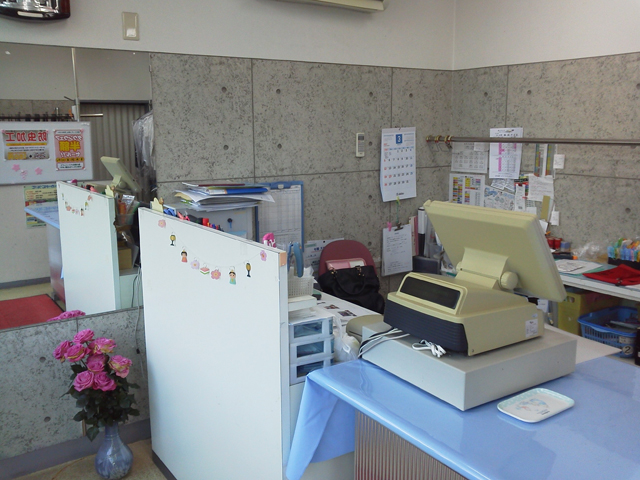 シキボウクリーニング工場店　レジ廻り